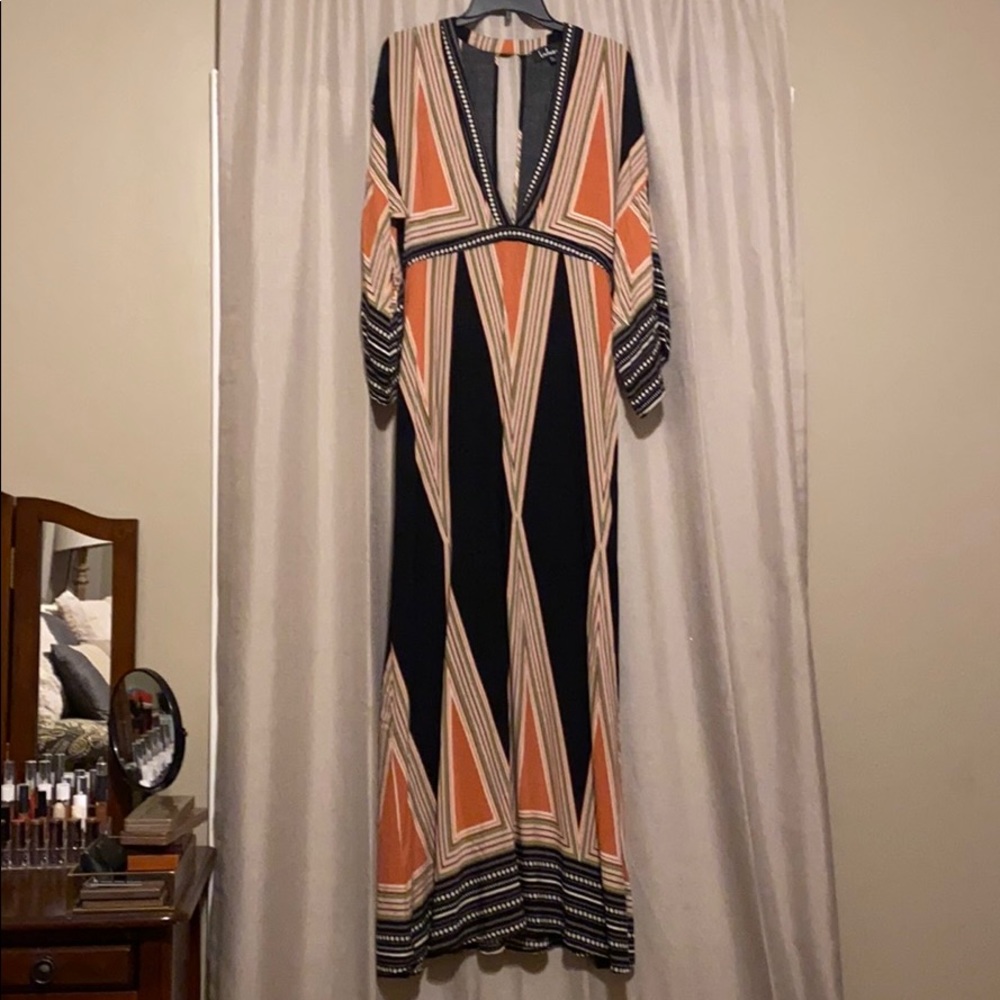 Super chic Lulus maxi dress